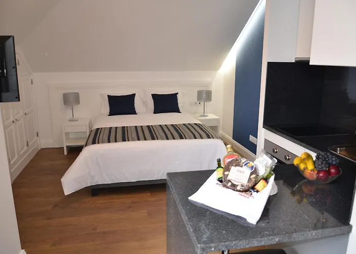 Edificio Charles 303 *