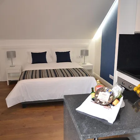 Edificio Charles 303 *