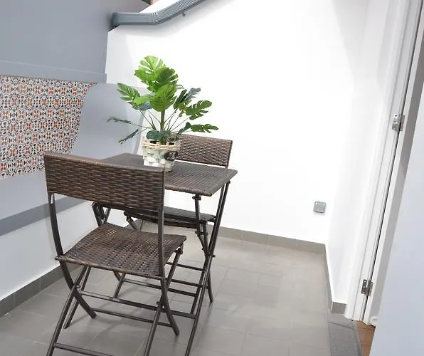 Edificio Charles 303 Φουνκάλ