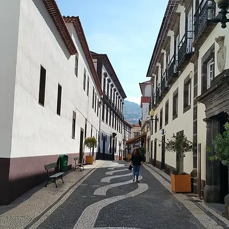 Edificio Charles 303 Φουνκάλ